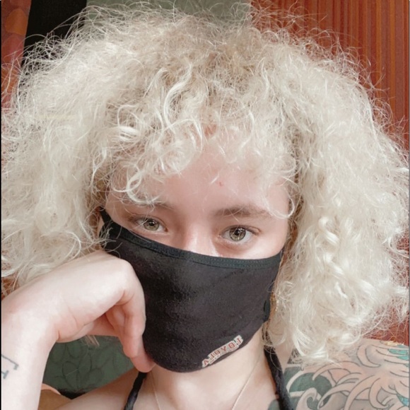 Meet your Posher, Gabrielle - Picture 4 of 4